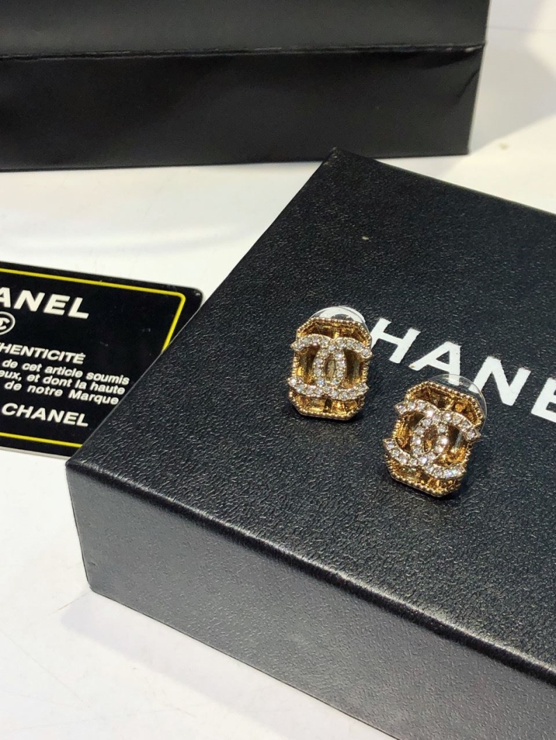 Ch**el earrings